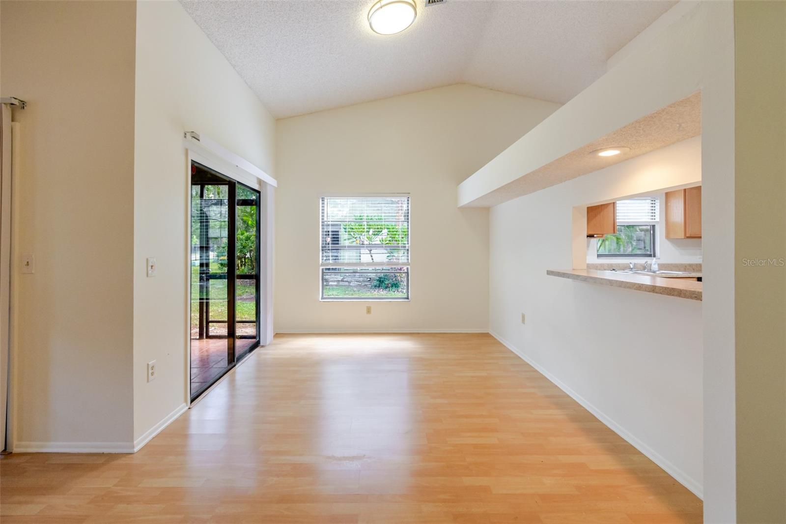 Image 12 of 35 For 5021 Barrington Circle 302
