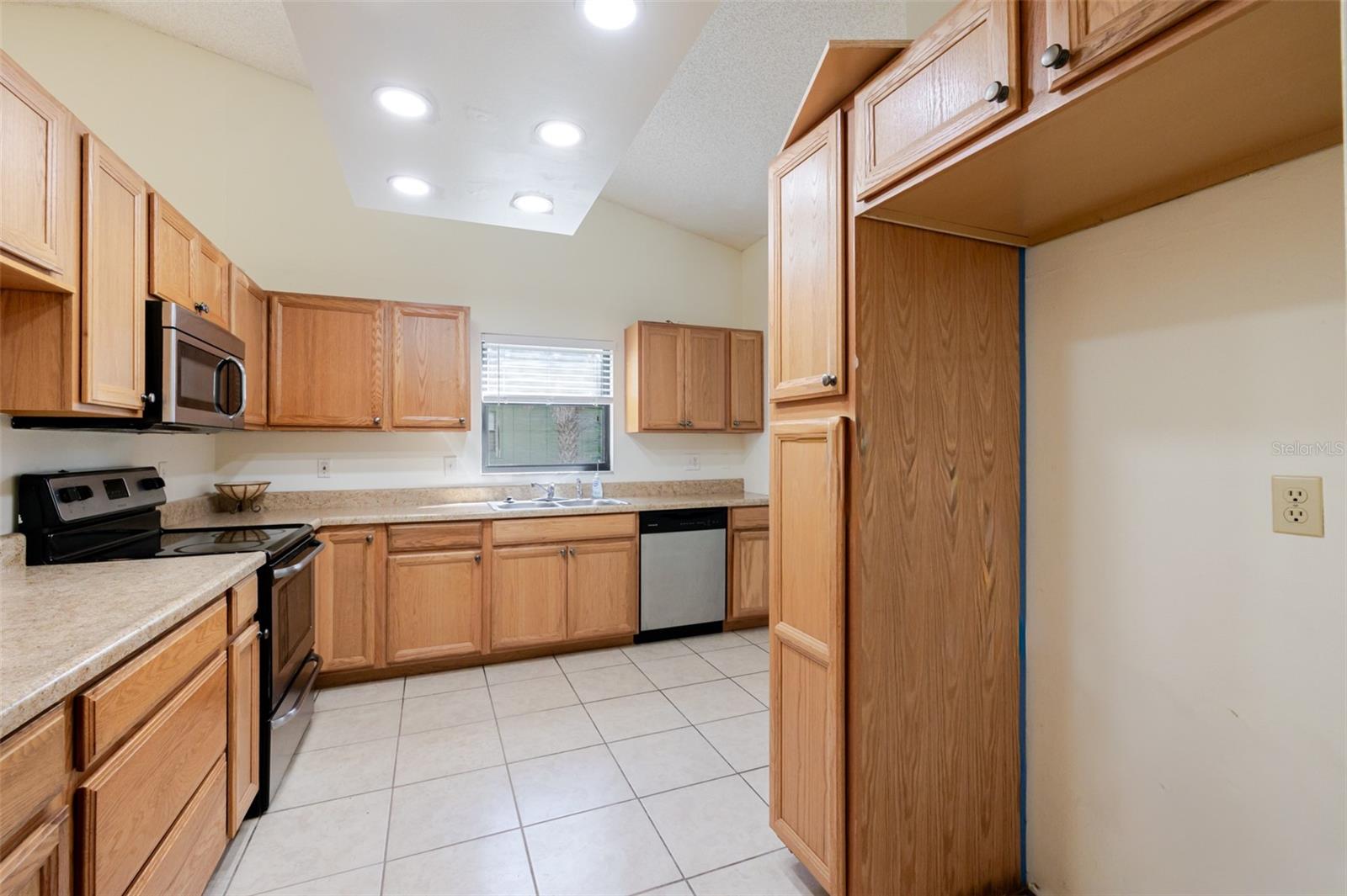 Image 14 of 35 For 5021 Barrington Circle 302