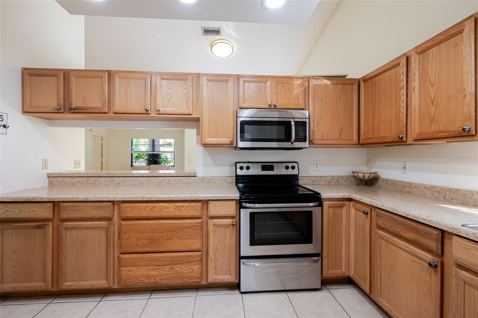 Image 17 of 35 For 5021 Barrington Circle 302
