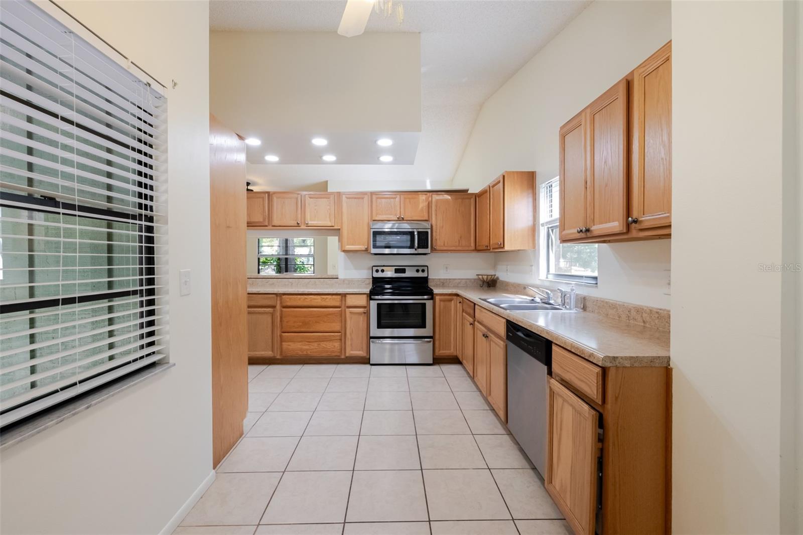 Image 18 of 35 For 5021 Barrington Circle 302