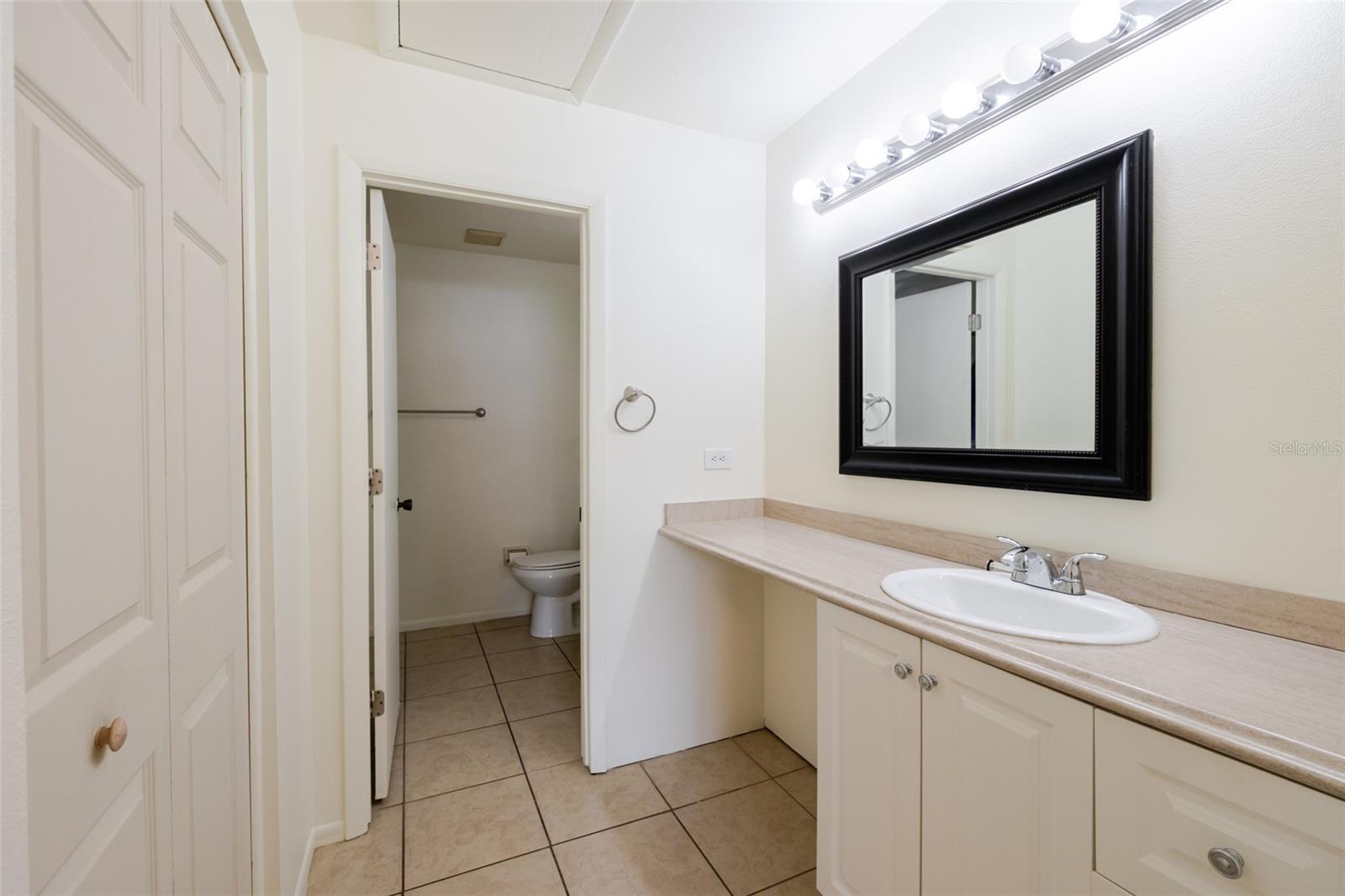 Image 24 of 35 For 5021 Barrington Circle 302