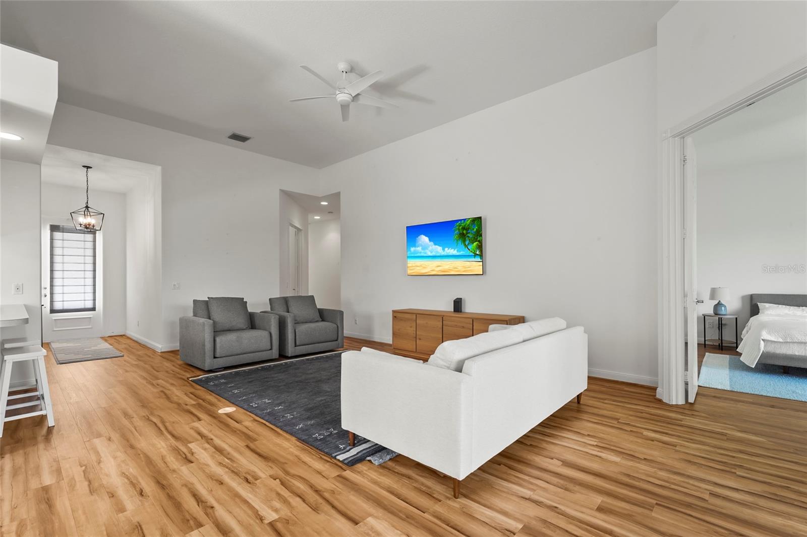 Image 19 of 100 For 7716 Uliva Way