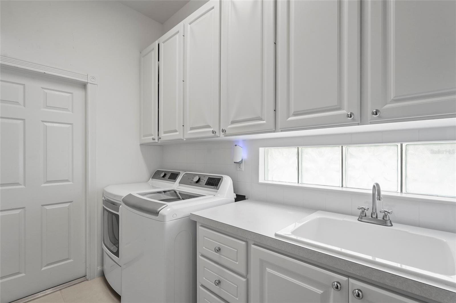 Image 46 of 100 For 7716 Uliva Way