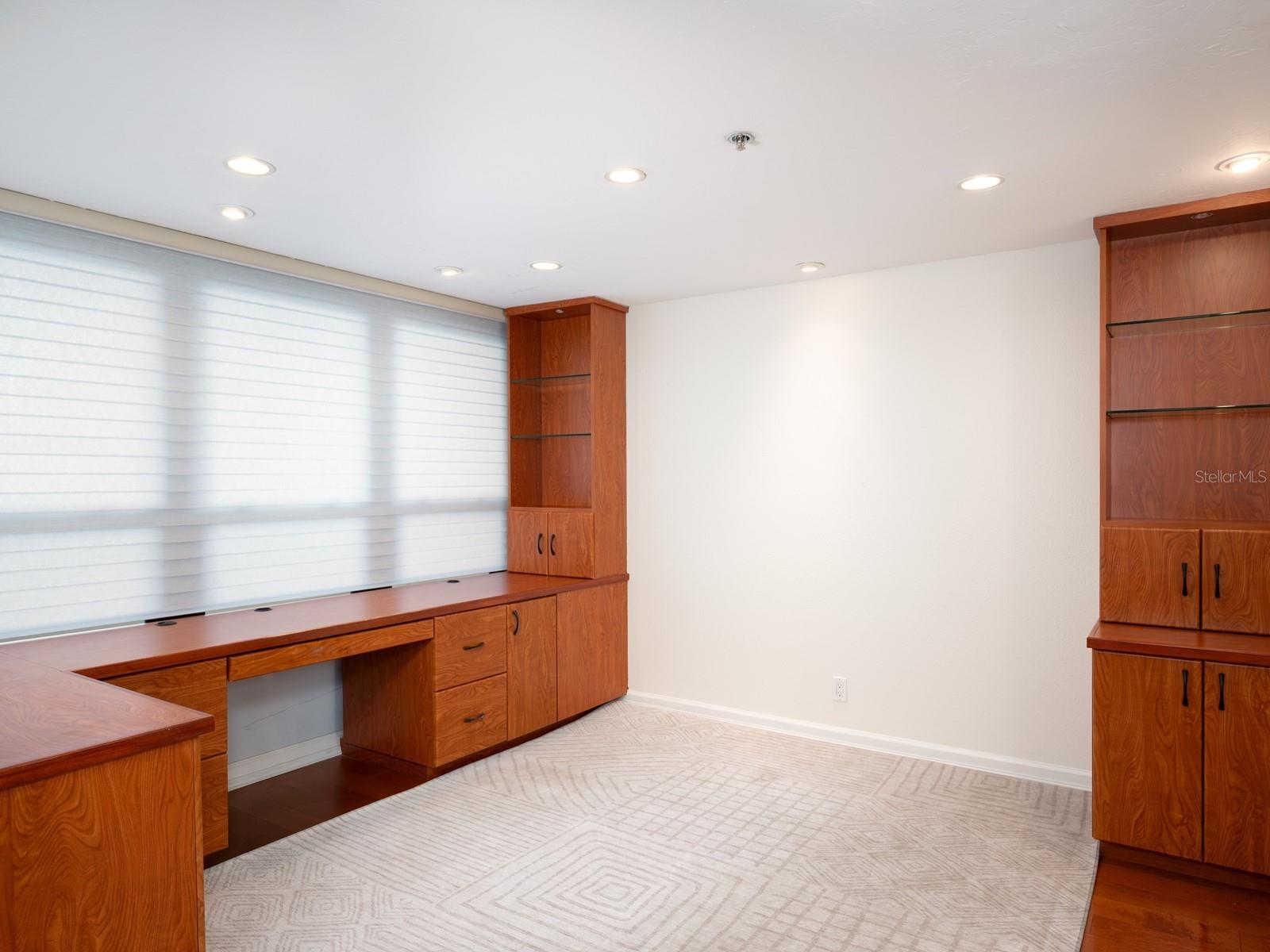Image 10 of 94 For 1255 Gulfstream Avenue 1003