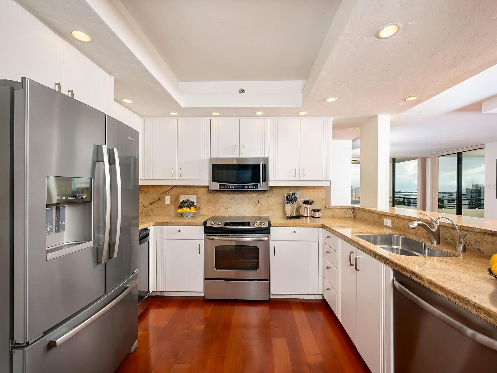 Image 11 of 94 For 1255 Gulfstream Avenue 1003