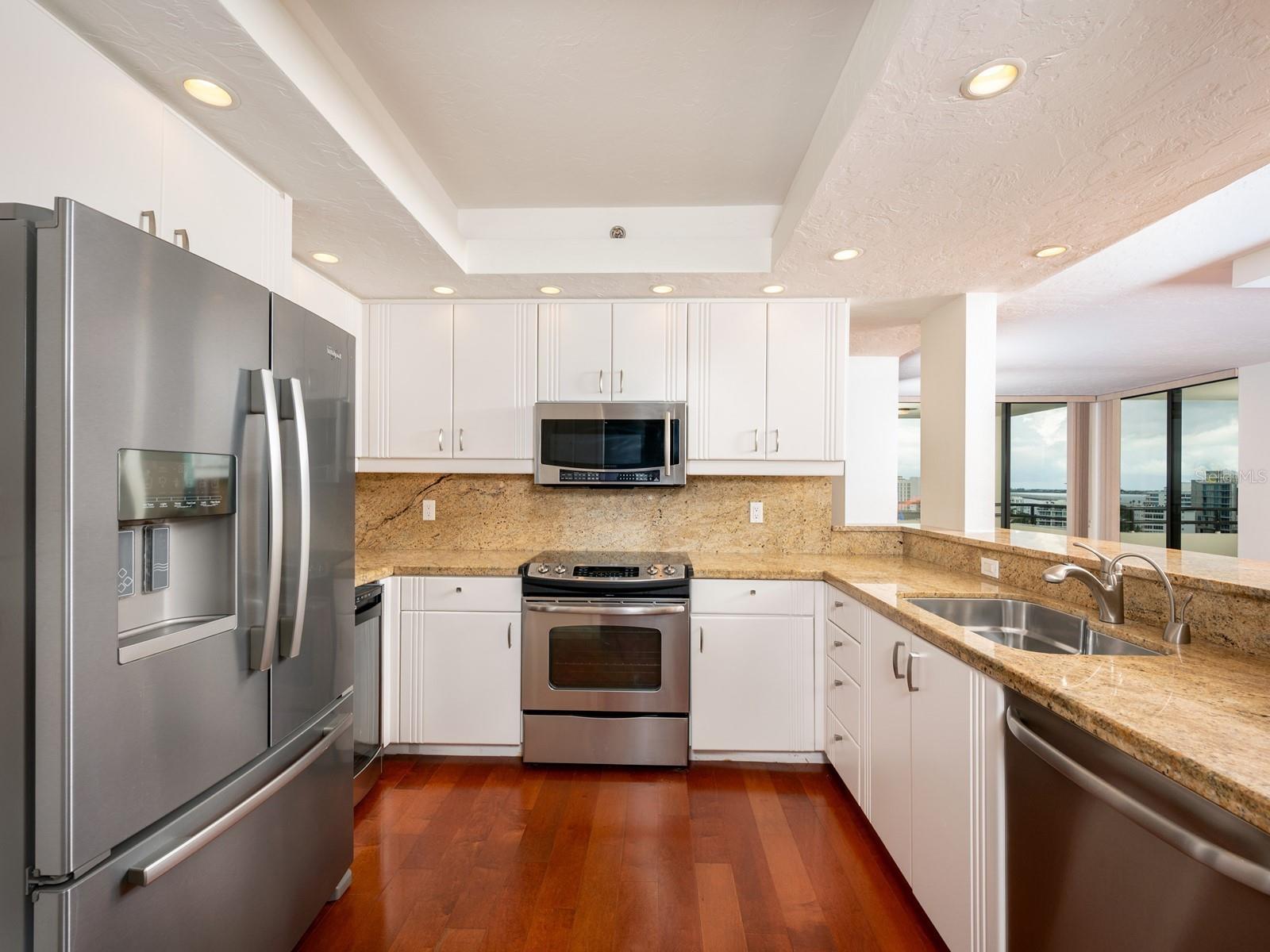 Image 12 of 94 For 1255 Gulfstream Avenue 1003