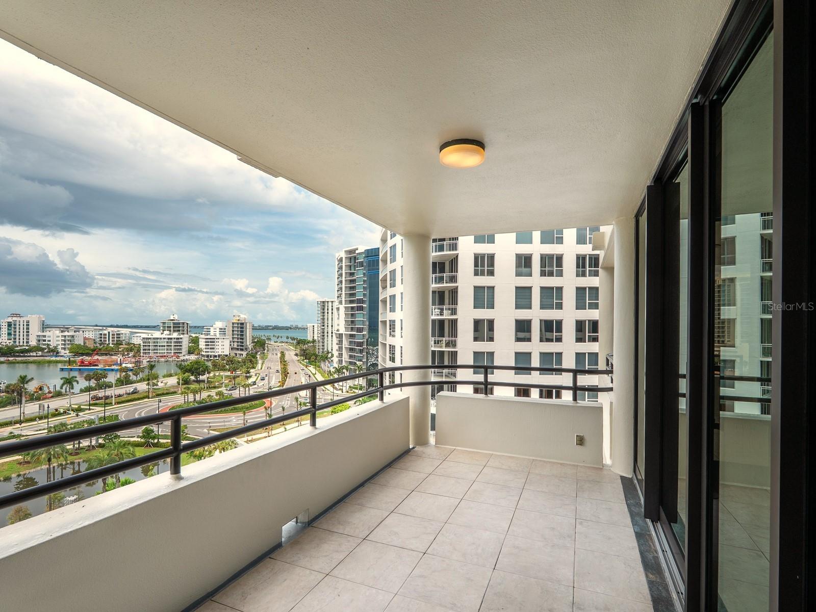 Image 18 of 94 For 1255 Gulfstream Avenue 1003