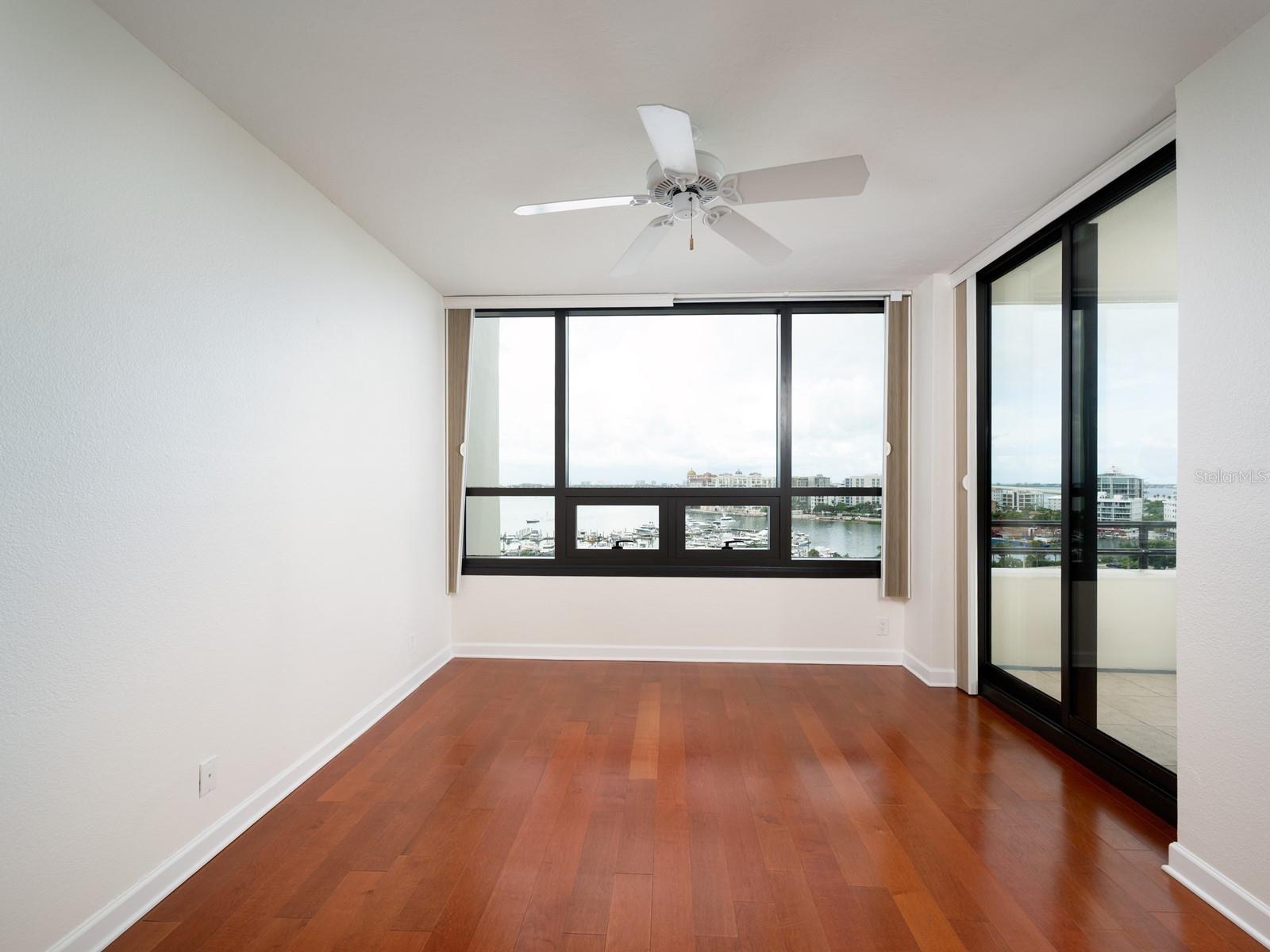 Image 21 of 94 For 1255 Gulfstream Avenue 1003