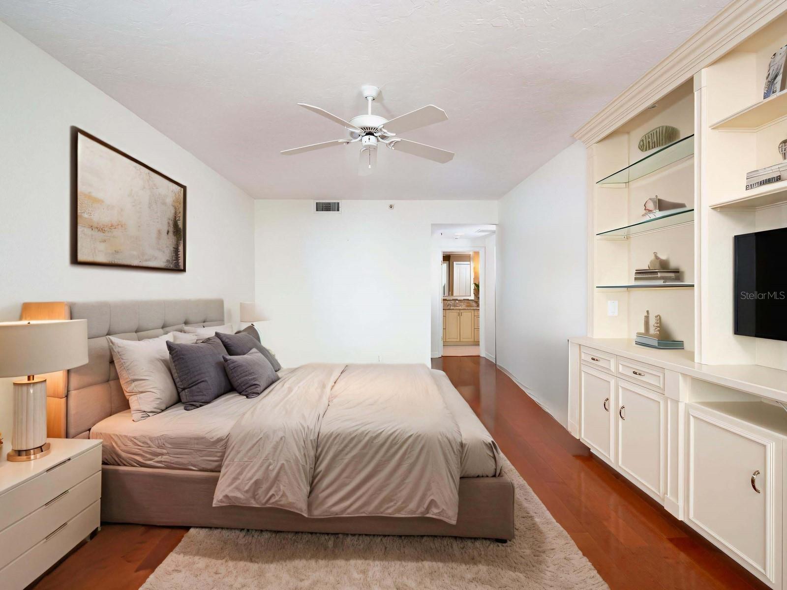 Image 24 of 94 For 1255 Gulfstream Avenue 1003
