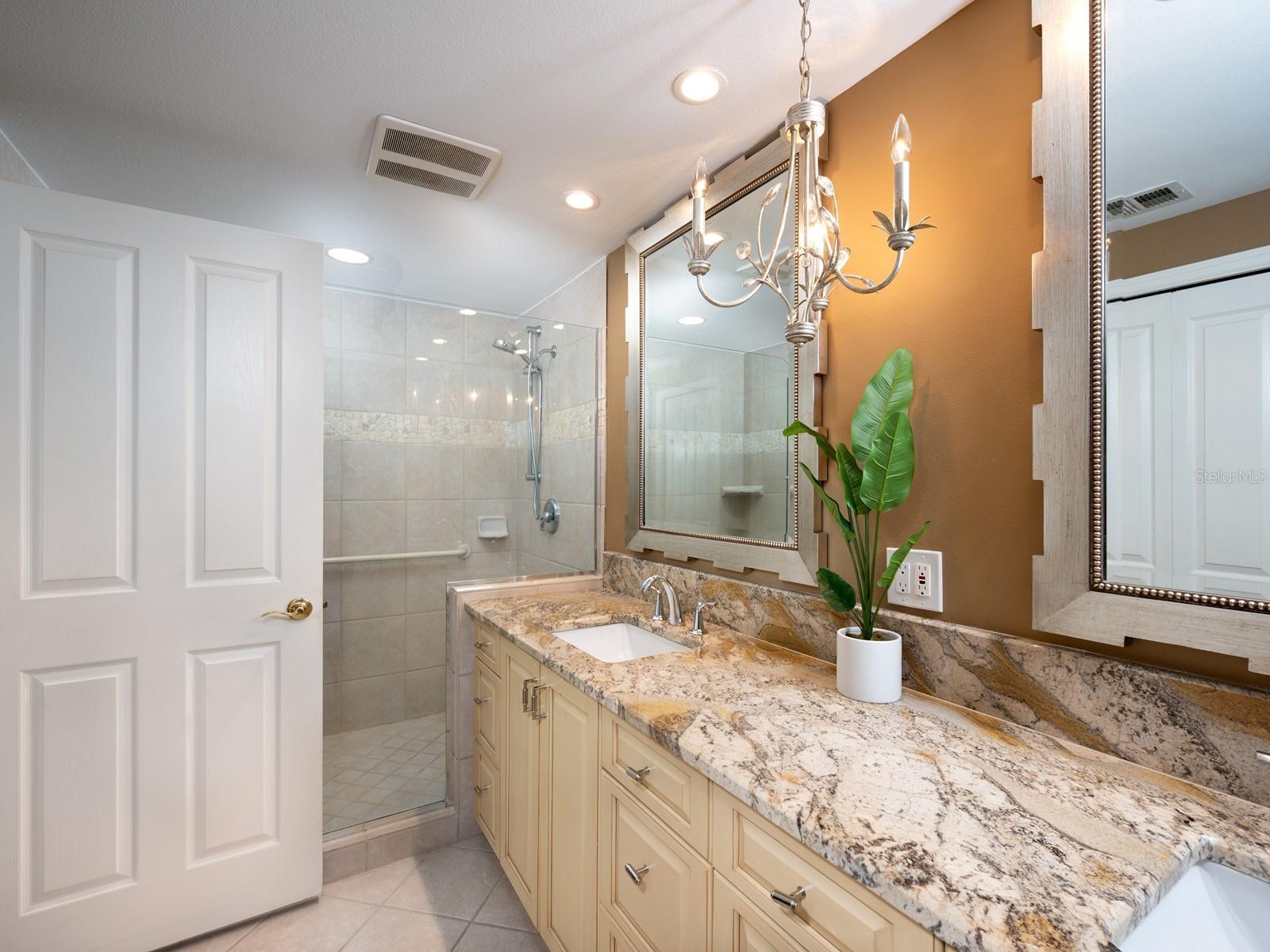 Image 27 of 94 For 1255 Gulfstream Avenue 1003