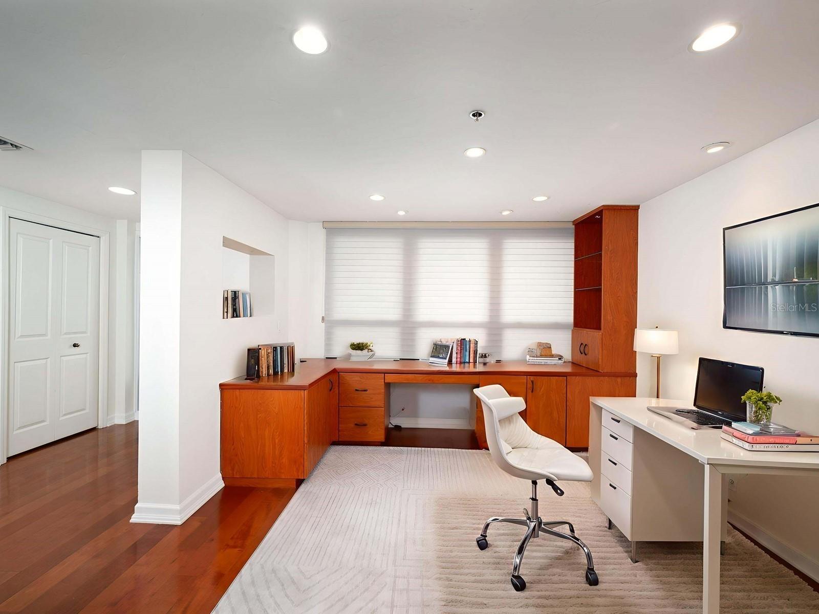 Image 7 of 94 For 1255 Gulfstream Avenue 1003
