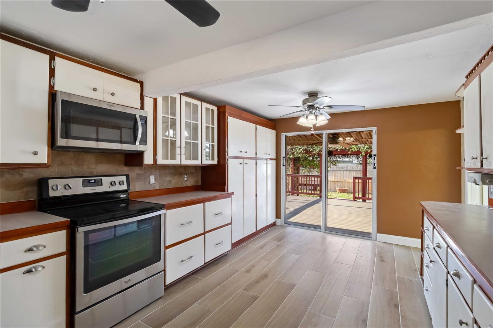 Image 18 of 47 For 2635 Arnold Street