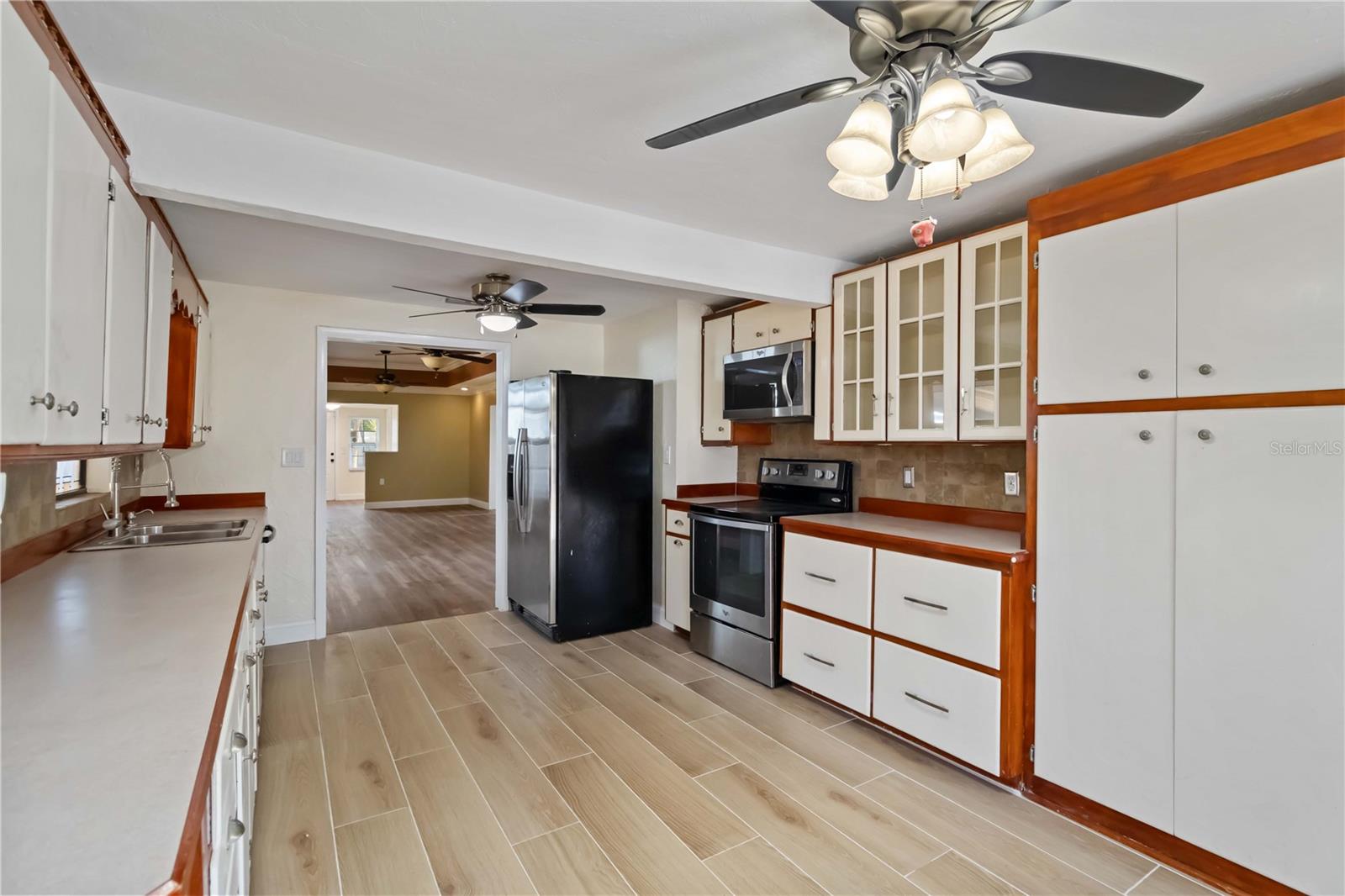 Image 19 of 47 For 2635 Arnold Street