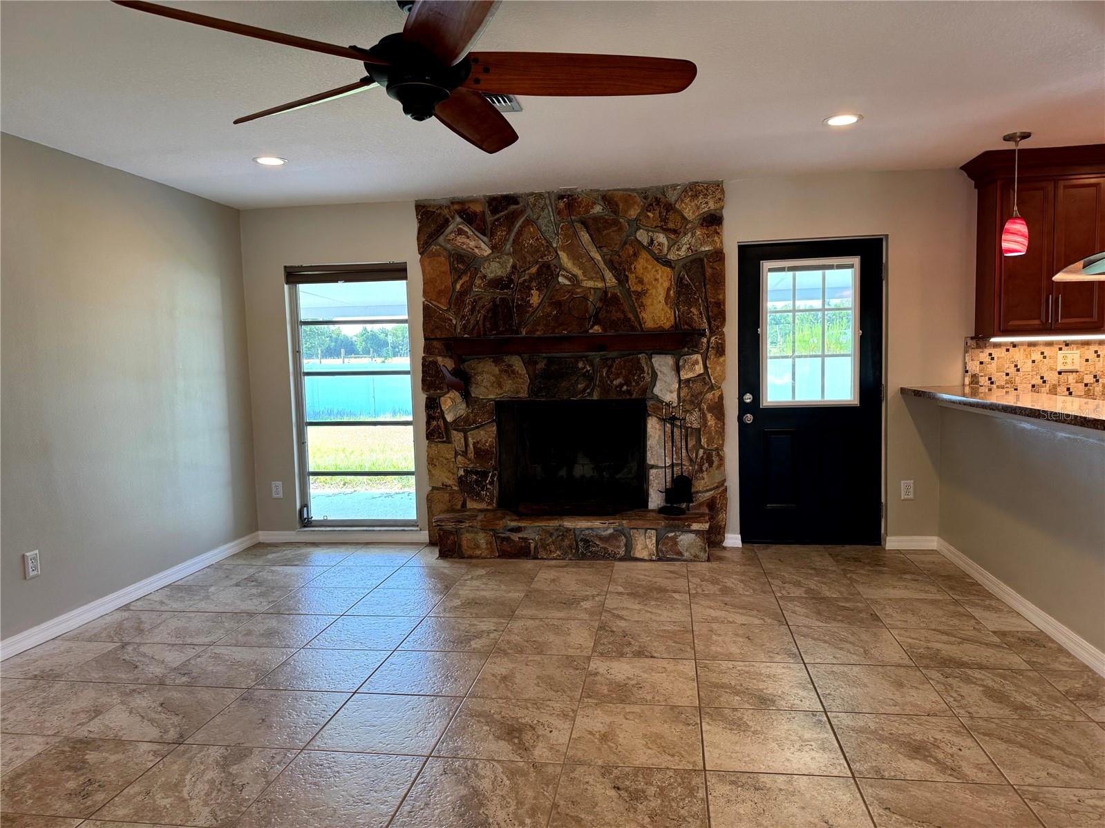 Image 10 of 75 For 5608 43rd Avenue E