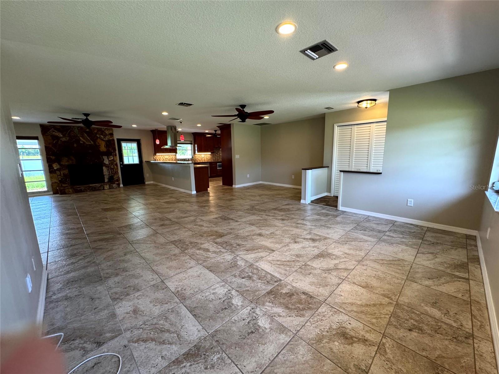 Image 13 of 75 For 5608 43rd Avenue E