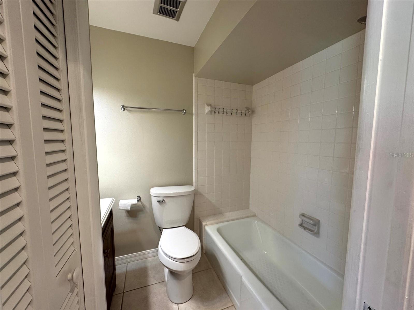 Image 28 of 75 For 5608 43rd Avenue E