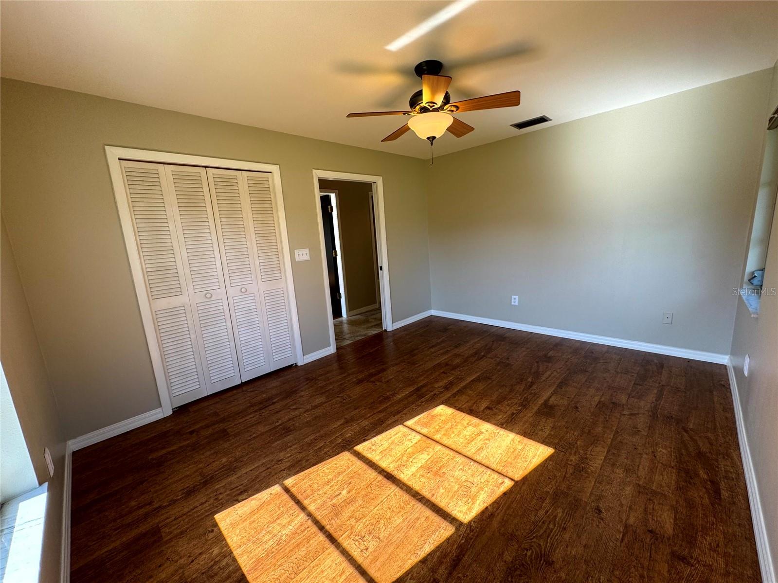 Image 33 of 75 For 5608 43rd Avenue E