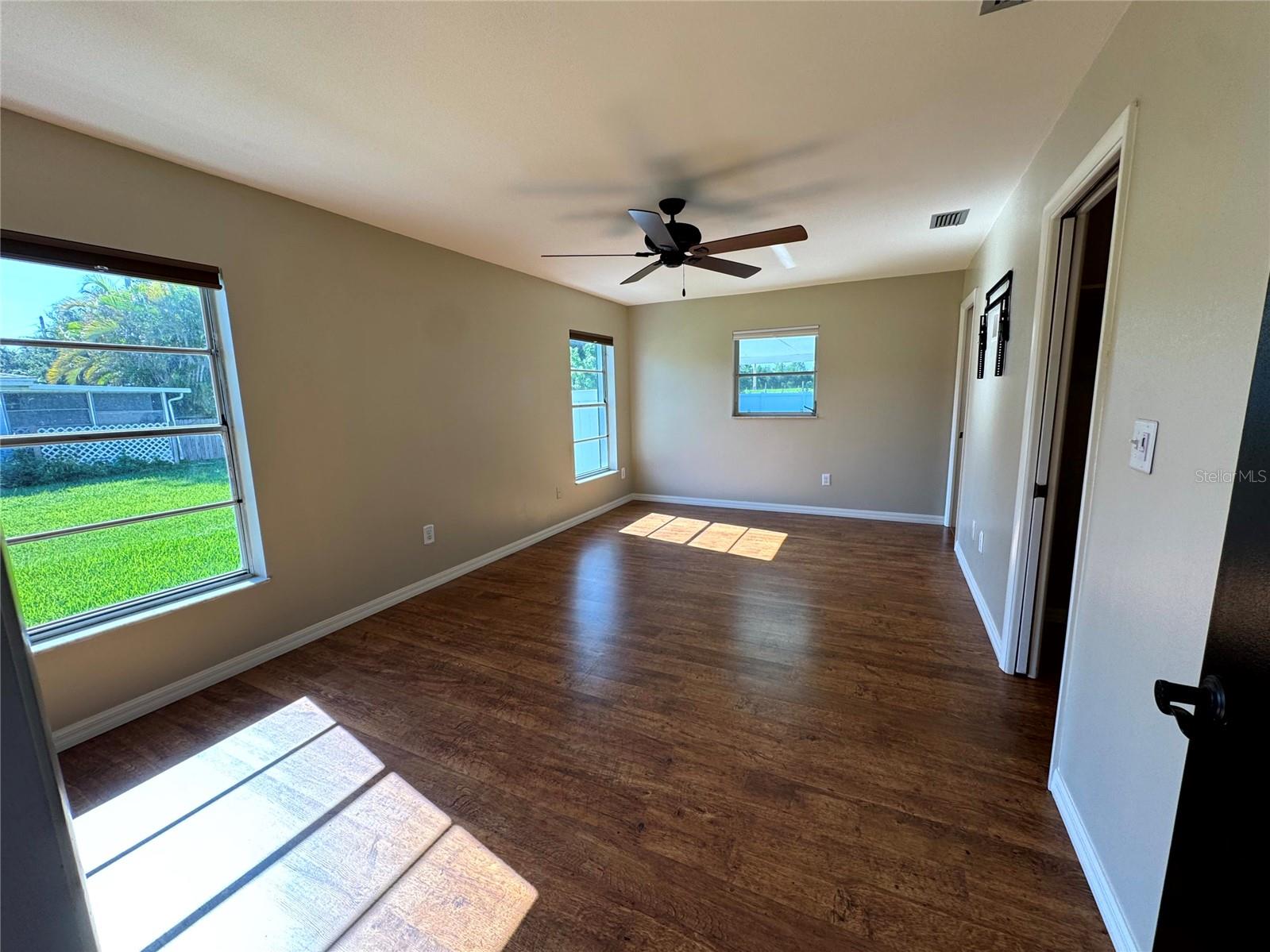 Image 36 of 75 For 5608 43rd Avenue E
