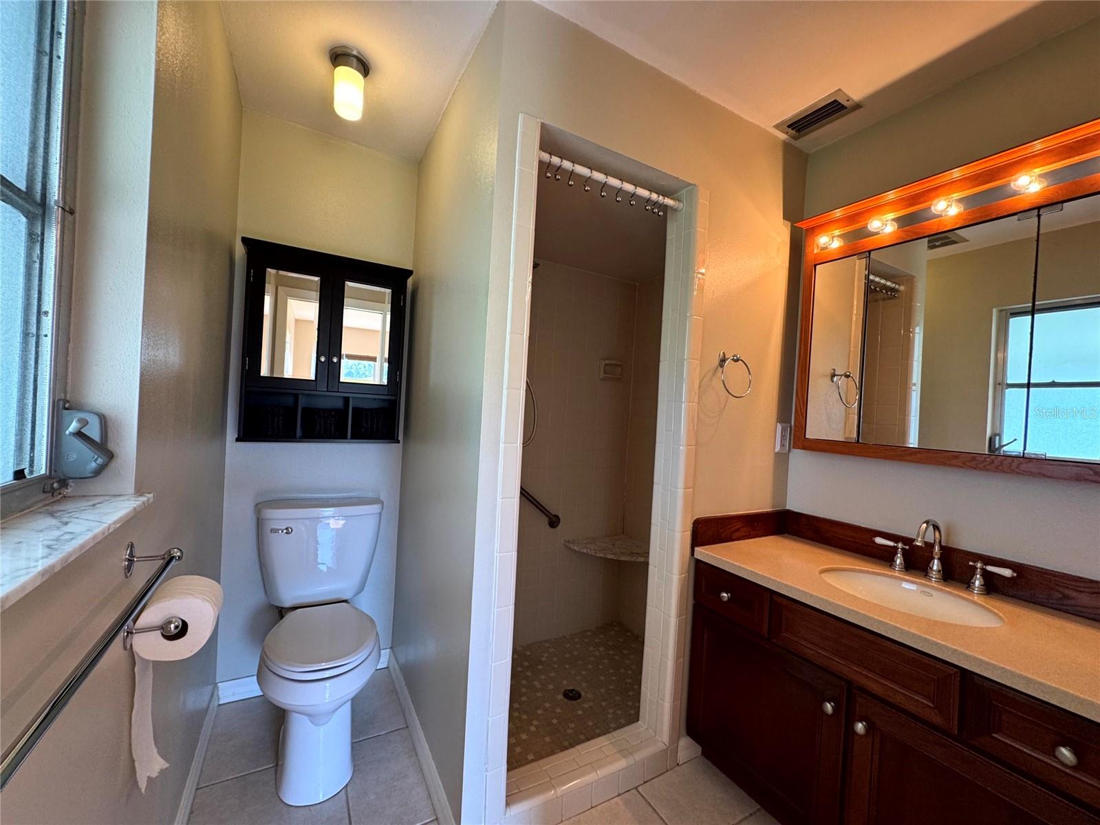 Image 39 of 75 For 5608 43rd Avenue E