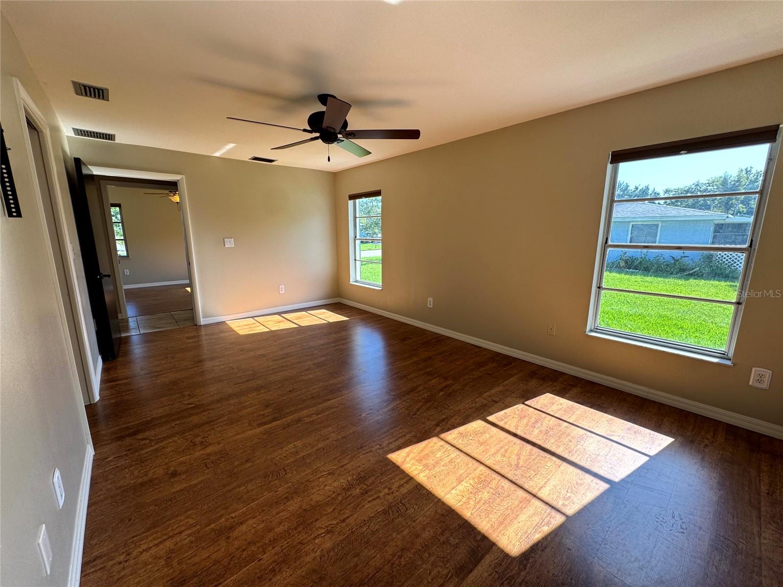 Image 42 of 75 For 5608 43rd Avenue E