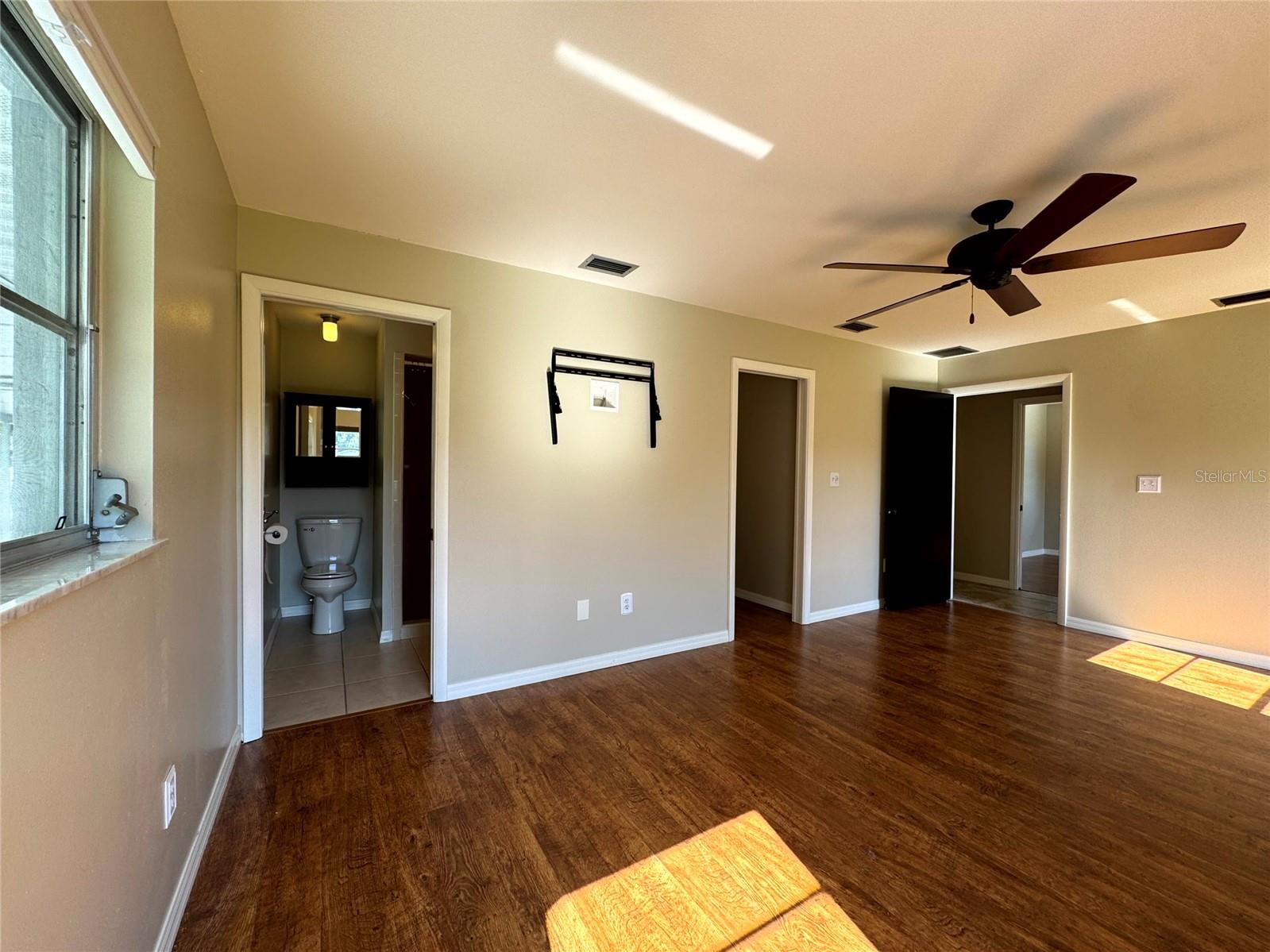 Image 48 of 75 For 5608 43rd Avenue E