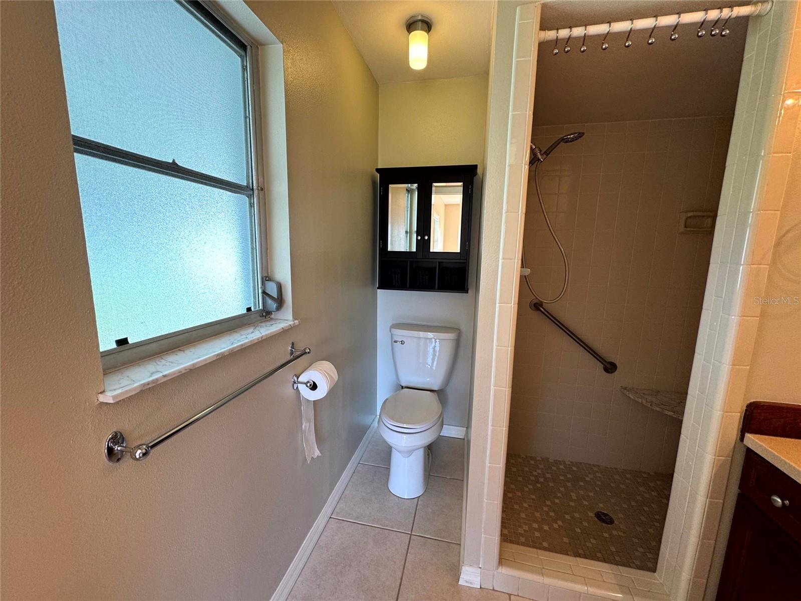 Image 51 of 75 For 5608 43rd Avenue E
