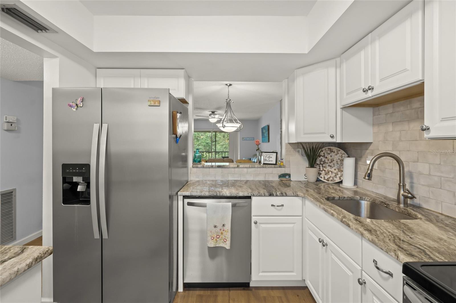 Image 11 of 31 For 1310 Glen Oaks Drive E 391e