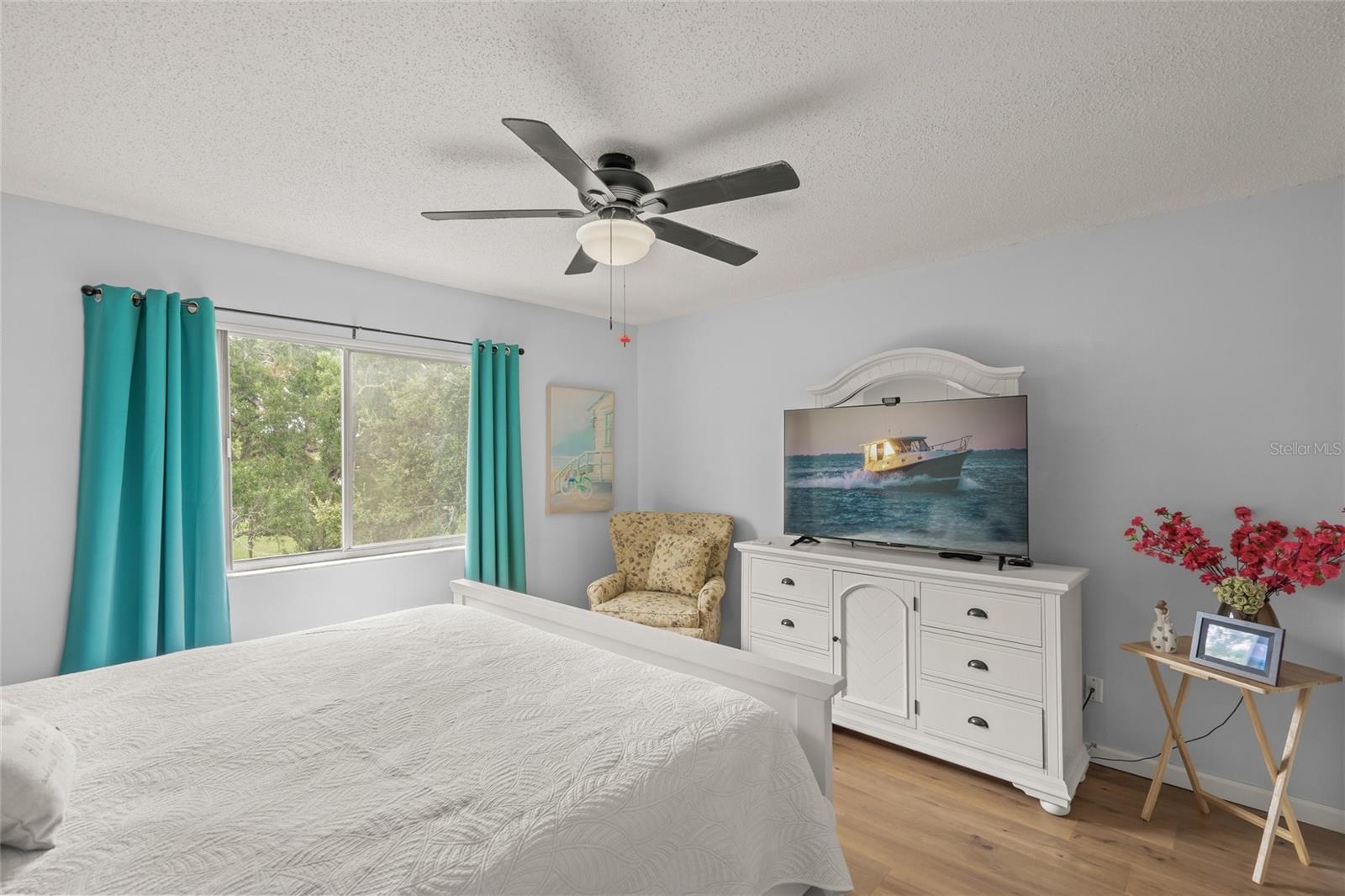 Image 16 of 31 For 1310 Glen Oaks Drive E 391e