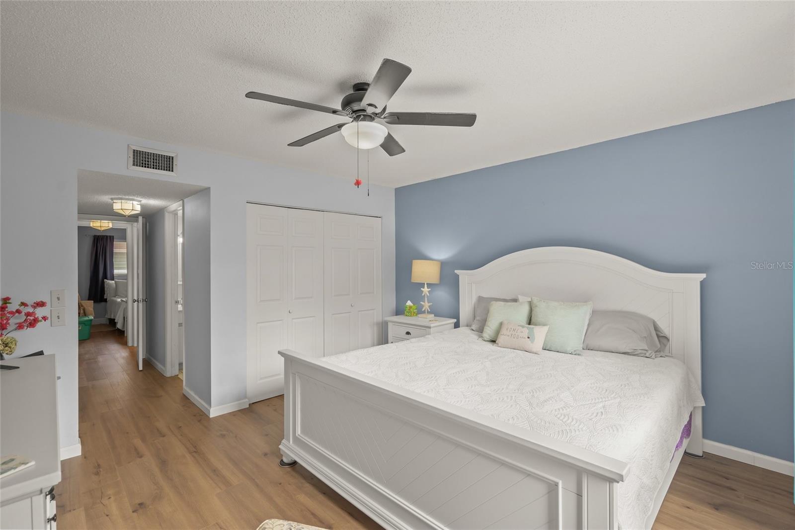 Image 17 of 31 For 1310 Glen Oaks Drive E 391e