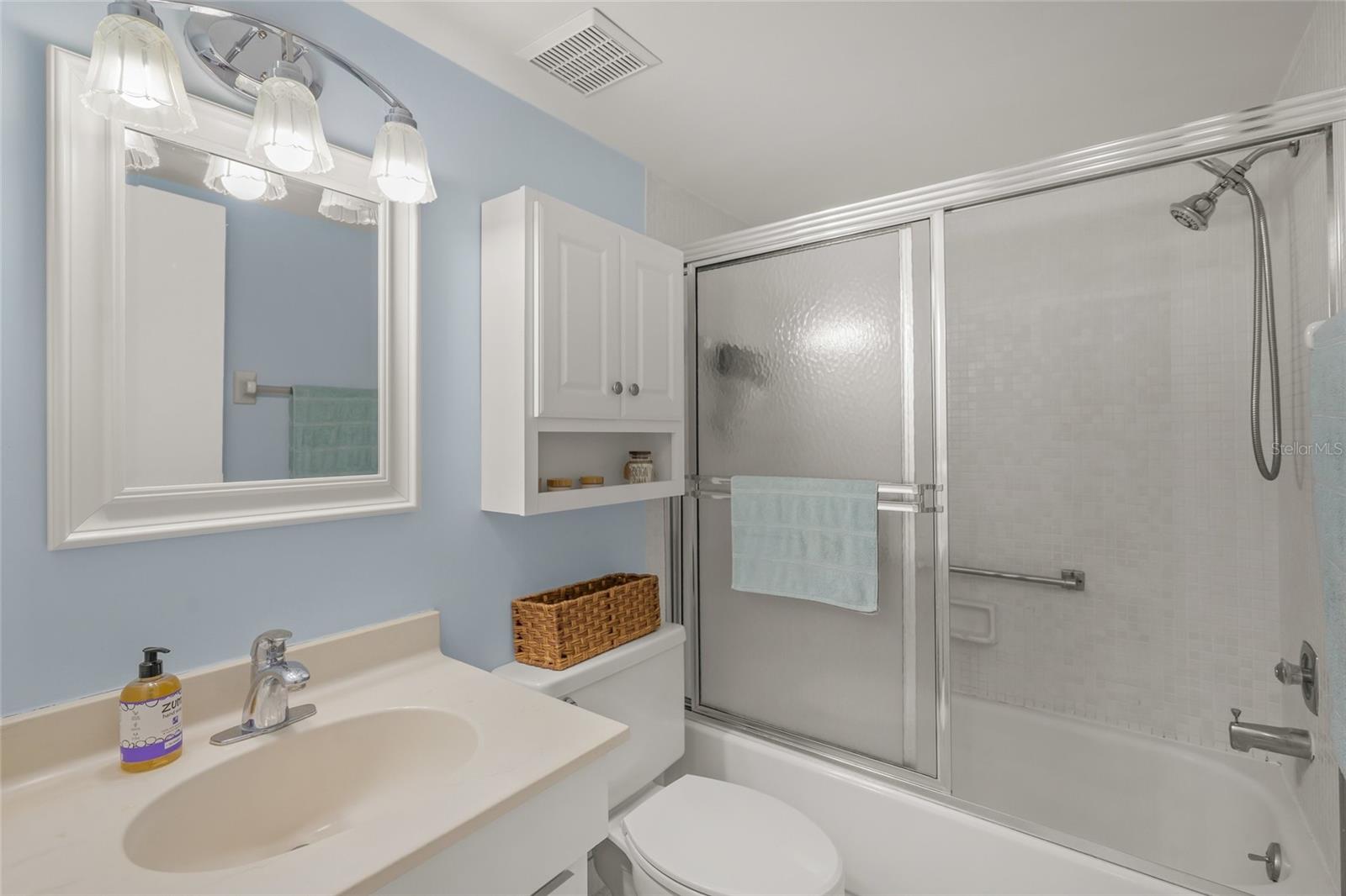 Image 19 of 31 For 1310 Glen Oaks Drive E 391e