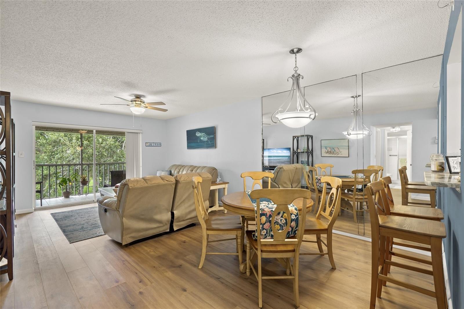 Image 2 of 31 For 1310 Glen Oaks Drive E 391e