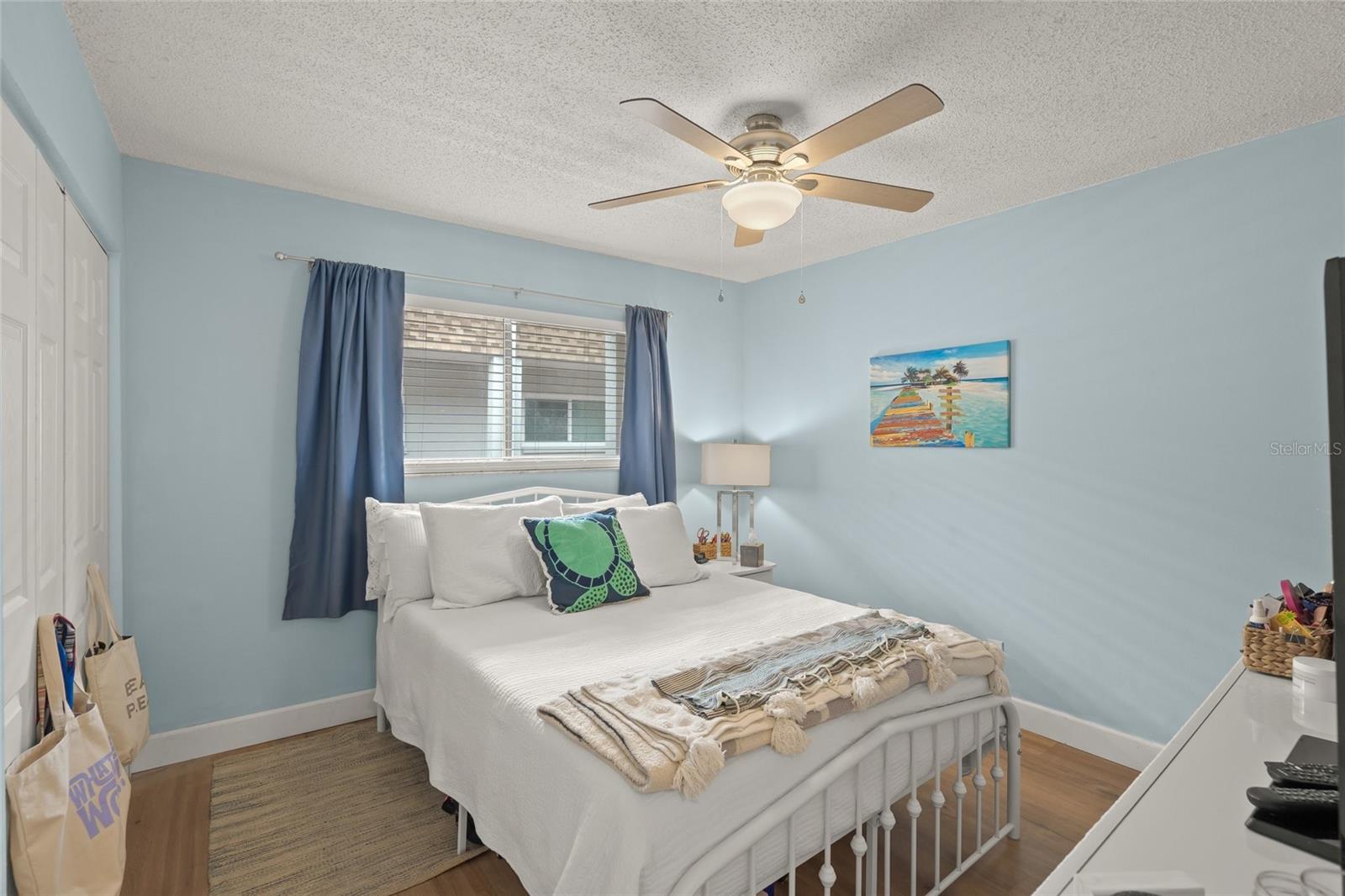 Image 20 of 31 For 1310 Glen Oaks Drive E 391e