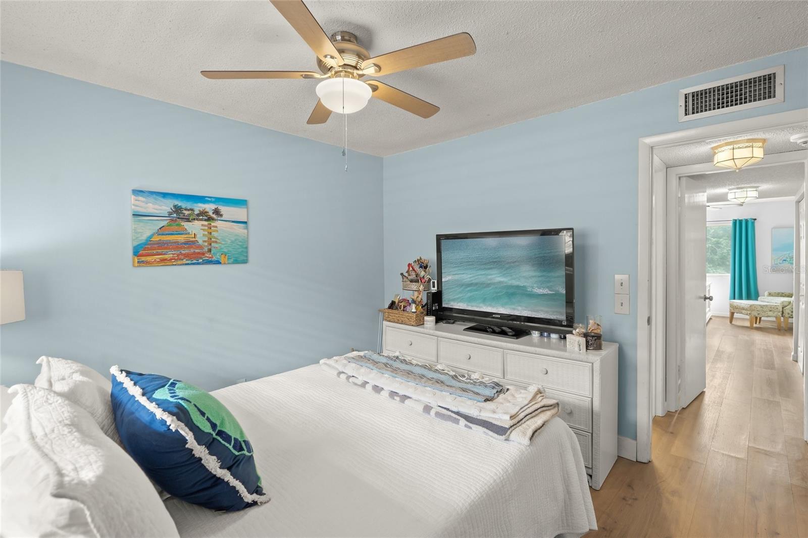 Image 22 of 31 For 1310 Glen Oaks Drive E 391e