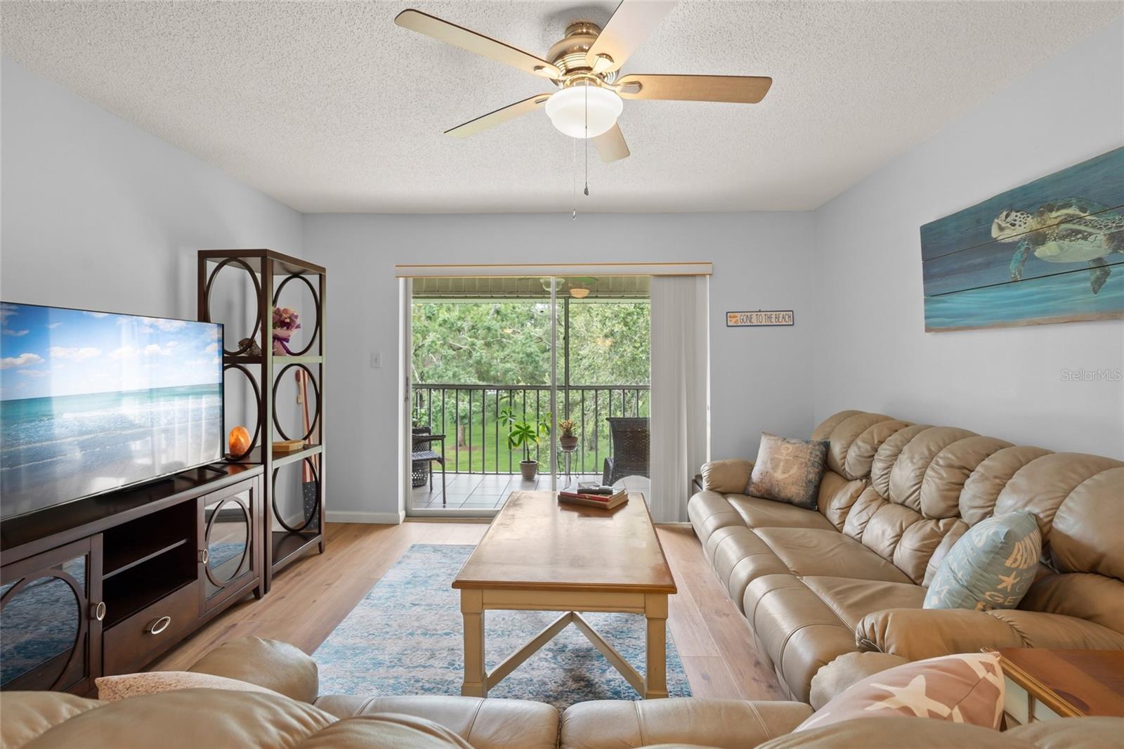 Image 5 of 31 For 1310 Glen Oaks Drive E 391e
