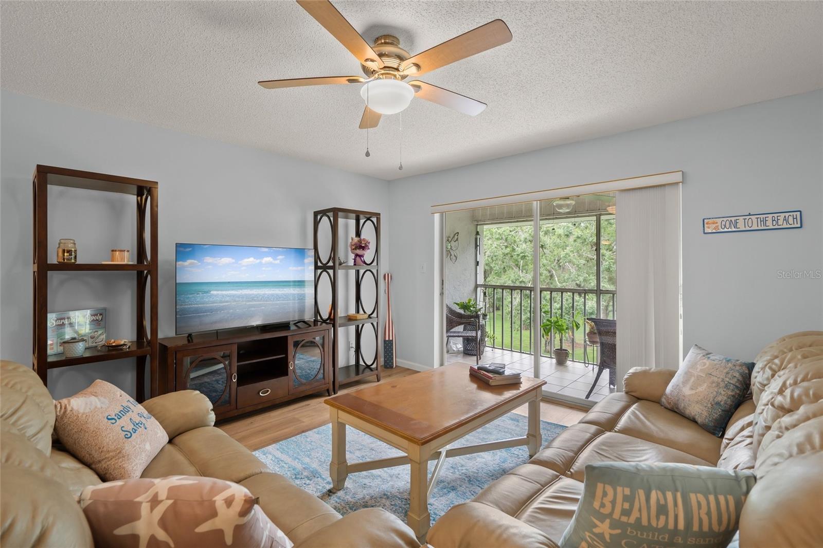 Image 6 of 31 For 1310 Glen Oaks Drive E 391e