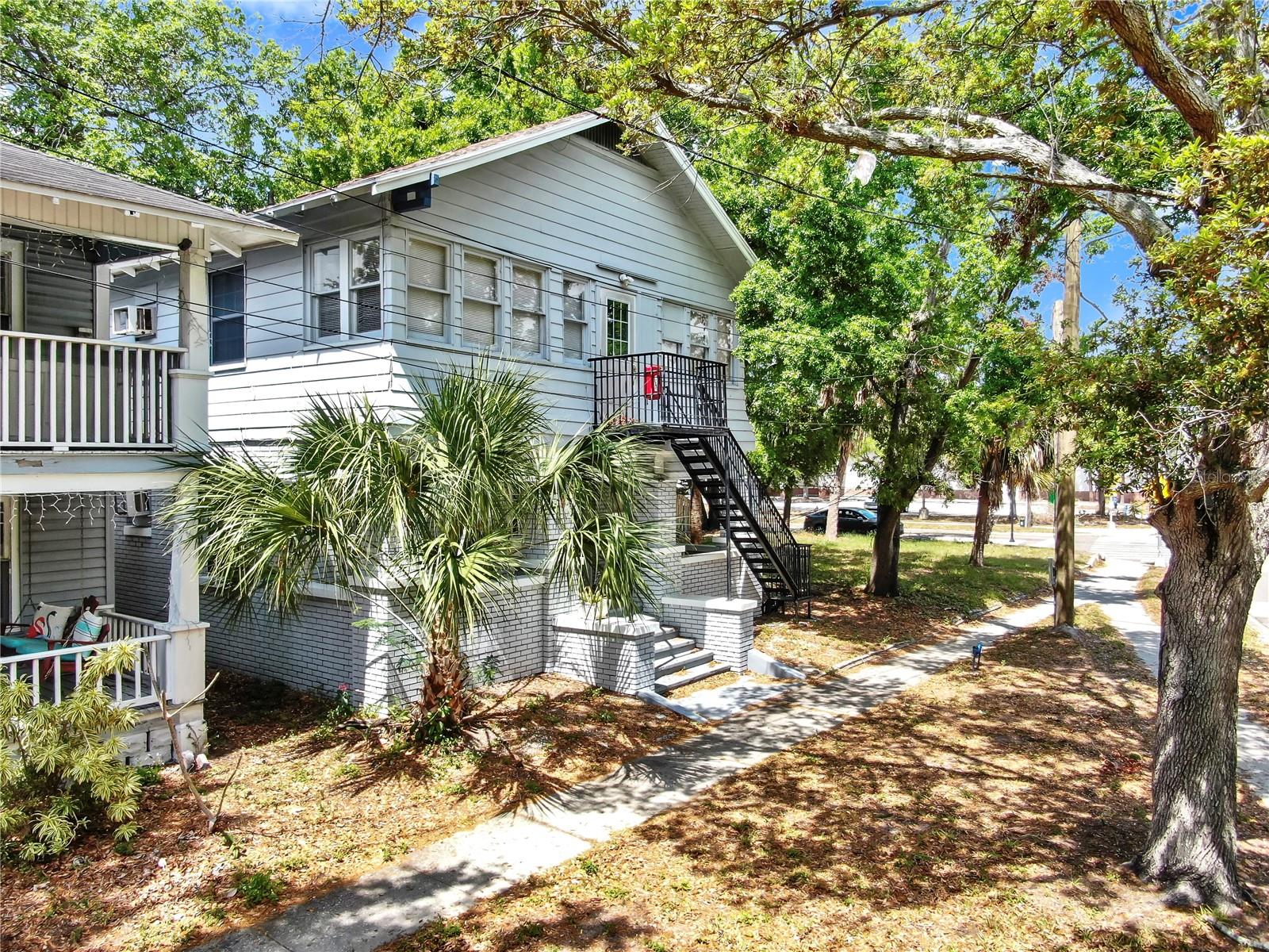 Image 2 of 11 For 626 Highland Street N 2