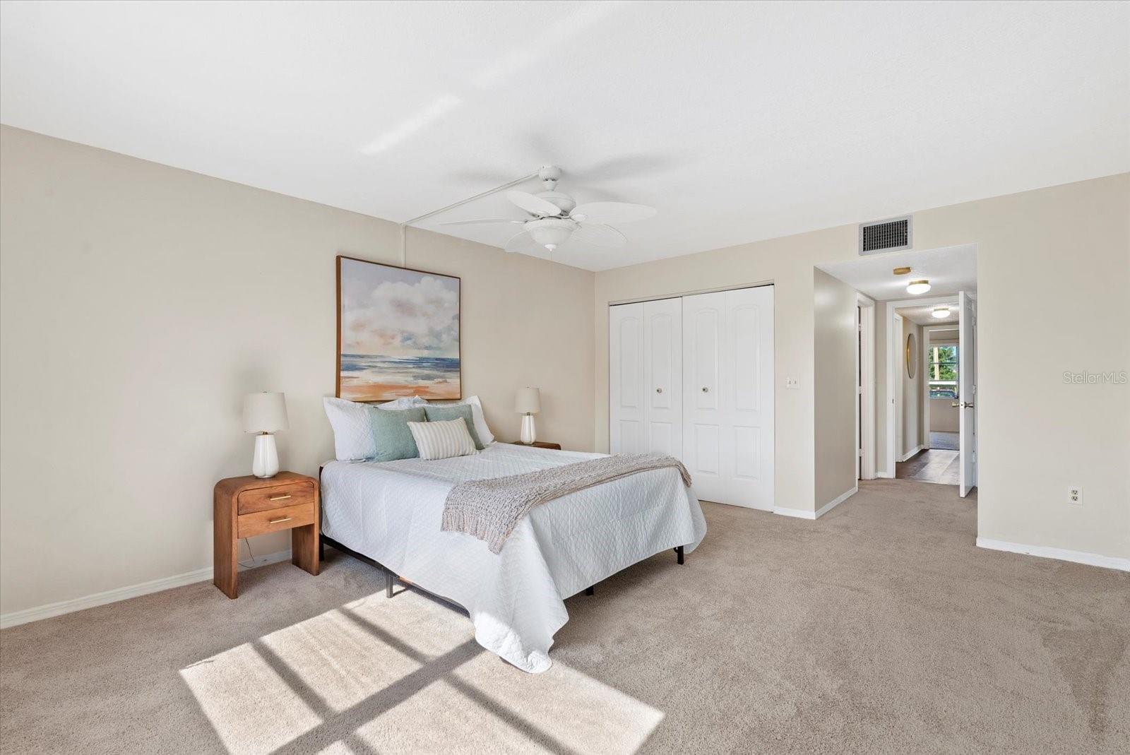 Image 16 of 27 For 4852 Independence Drive