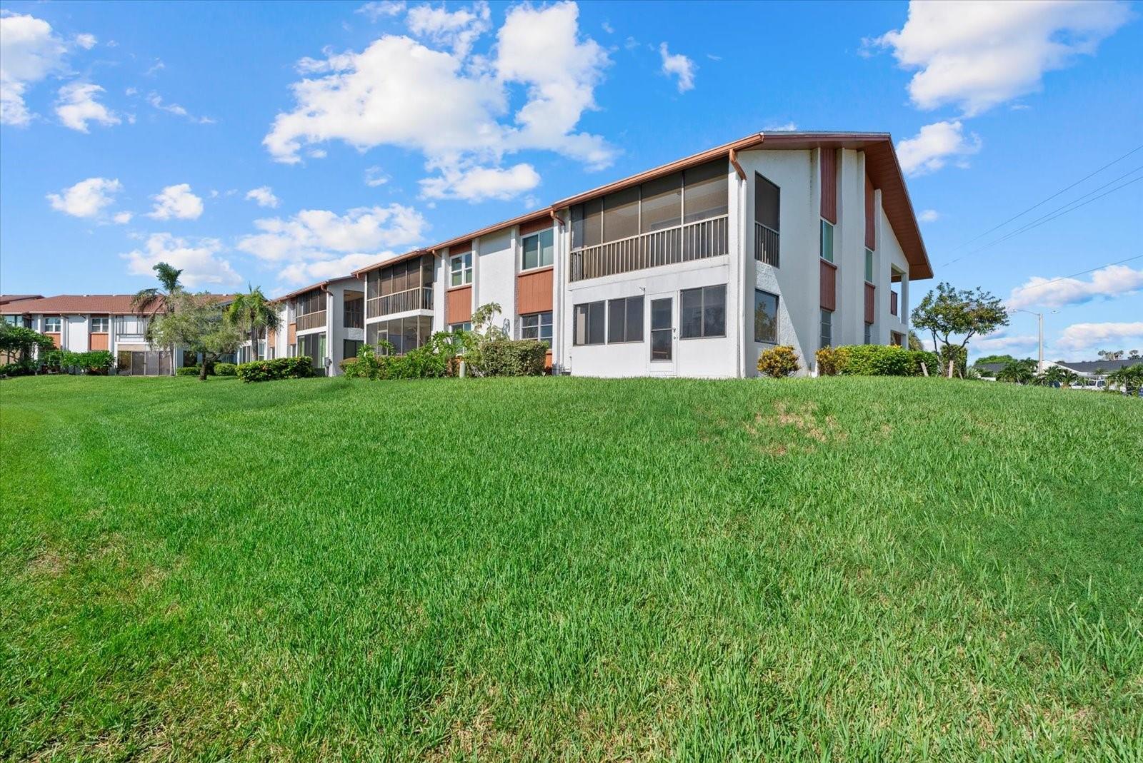 Image 22 of 27 For 4852 Independence Drive