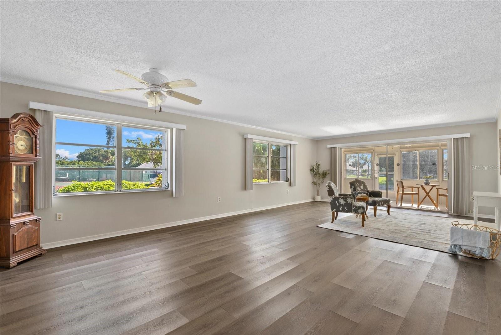 Image 8 of 27 For 4852 Independence Drive