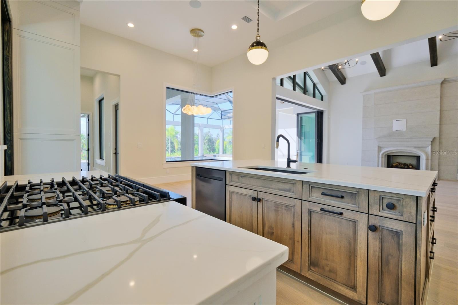 Image 17 of 85 For 14758 Como Circle