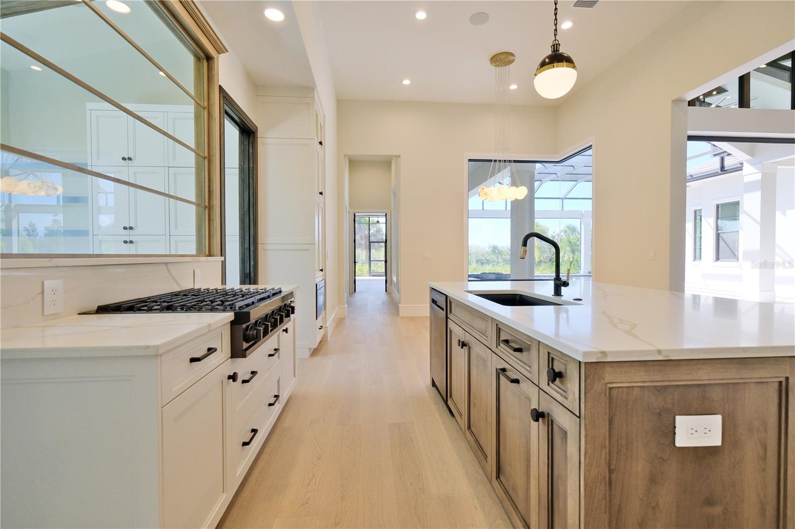 Image 18 of 85 For 14758 Como Circle