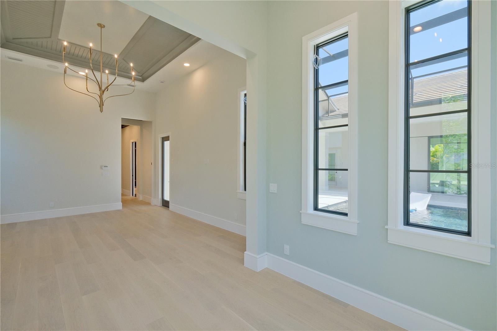 Image 26 of 85 For 14758 Como Circle