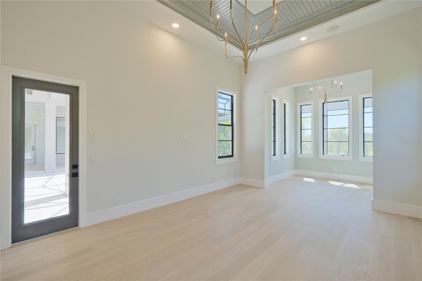 Image 27 of 85 For 14758 Como Circle