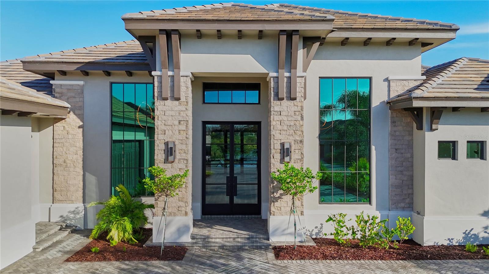 Image 3 of 85 For 14758 Como Circle