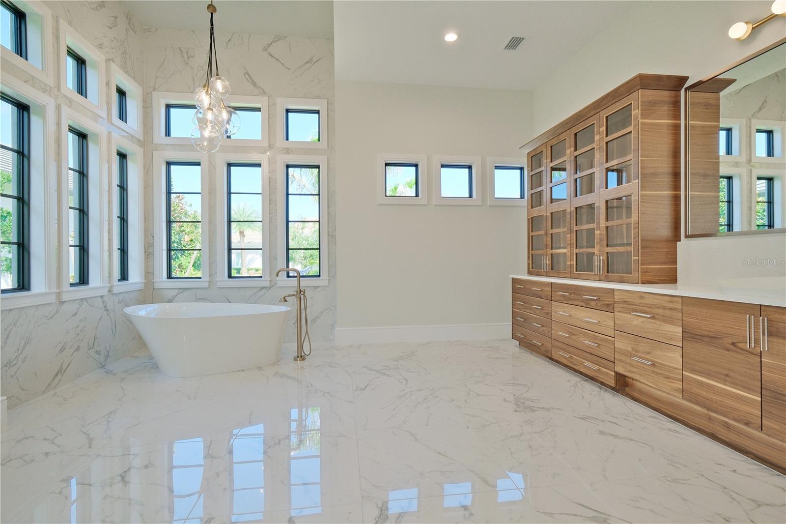 Image 36 of 85 For 14758 Como Circle
