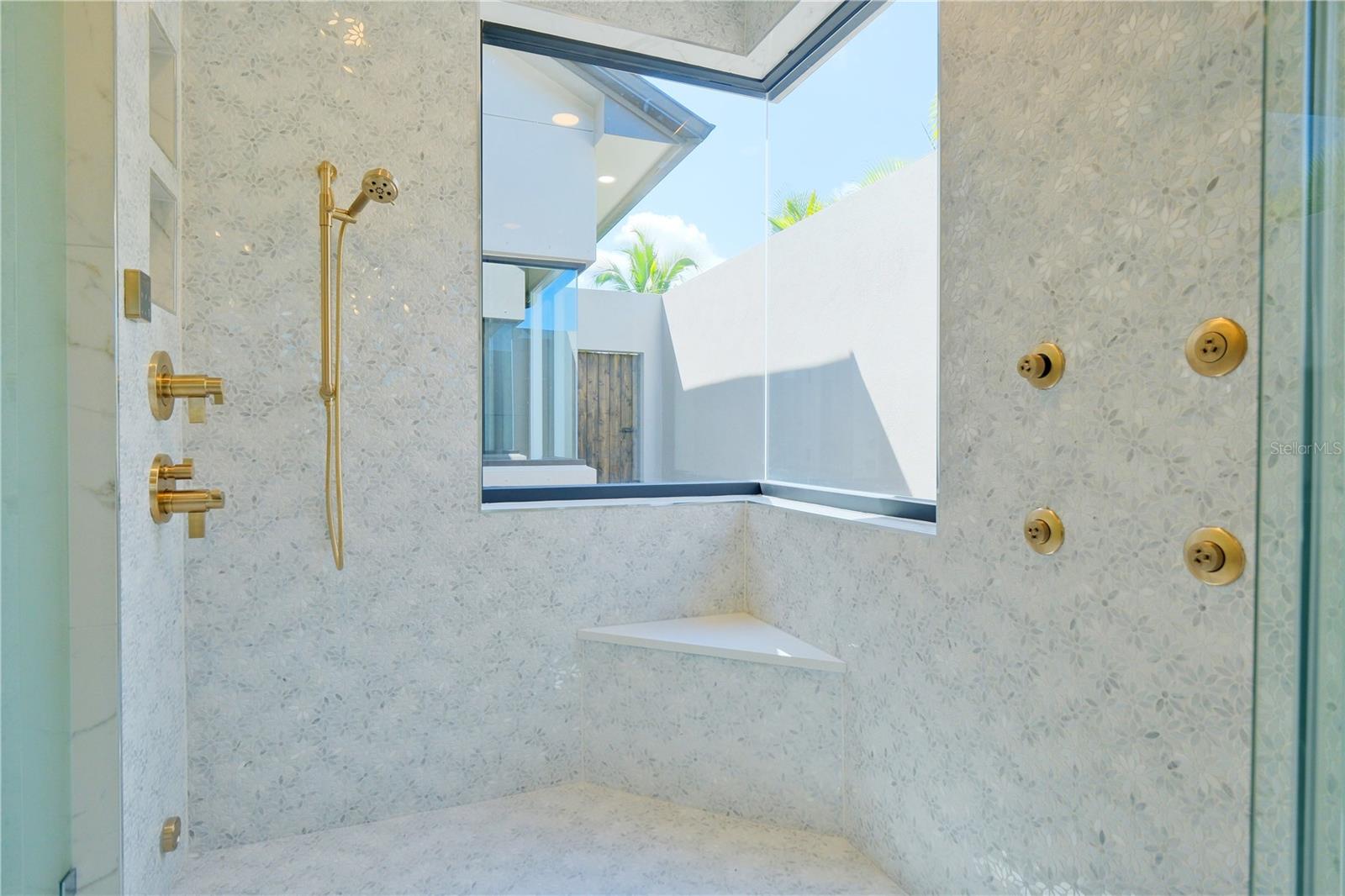 Image 39 of 85 For 14758 Como Circle
