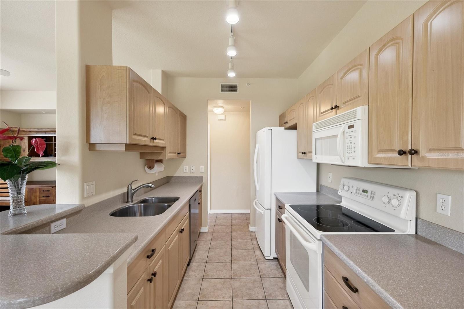 Image 12 of 58 For 4215 Vicenza Drive B1