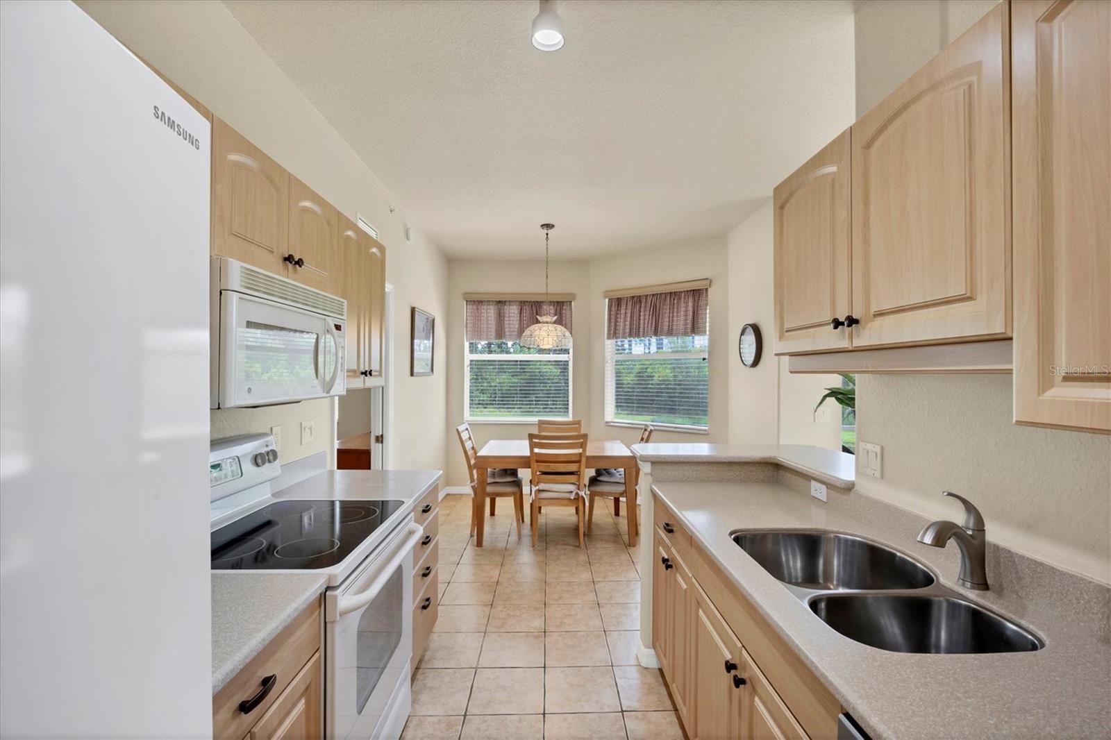 Image 14 of 58 For 4215 Vicenza Drive B1