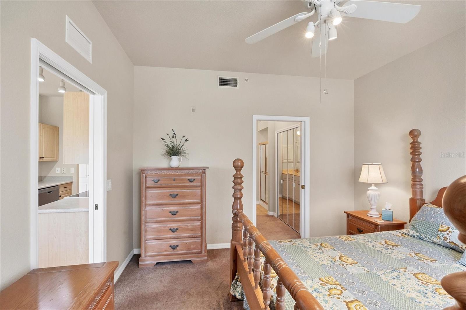 Image 20 of 58 For 4215 Vicenza Drive B1