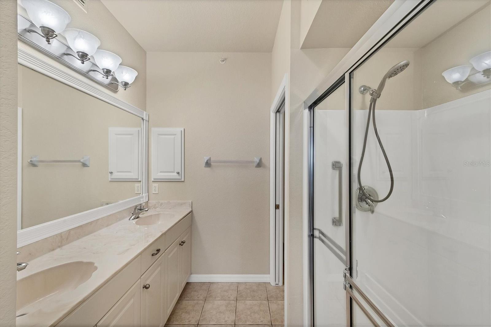 Image 22 of 58 For 4215 Vicenza Drive B1